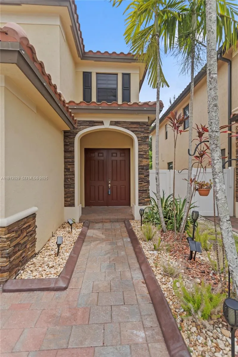3502 W 86th Ter, Hialeah FL 33018
