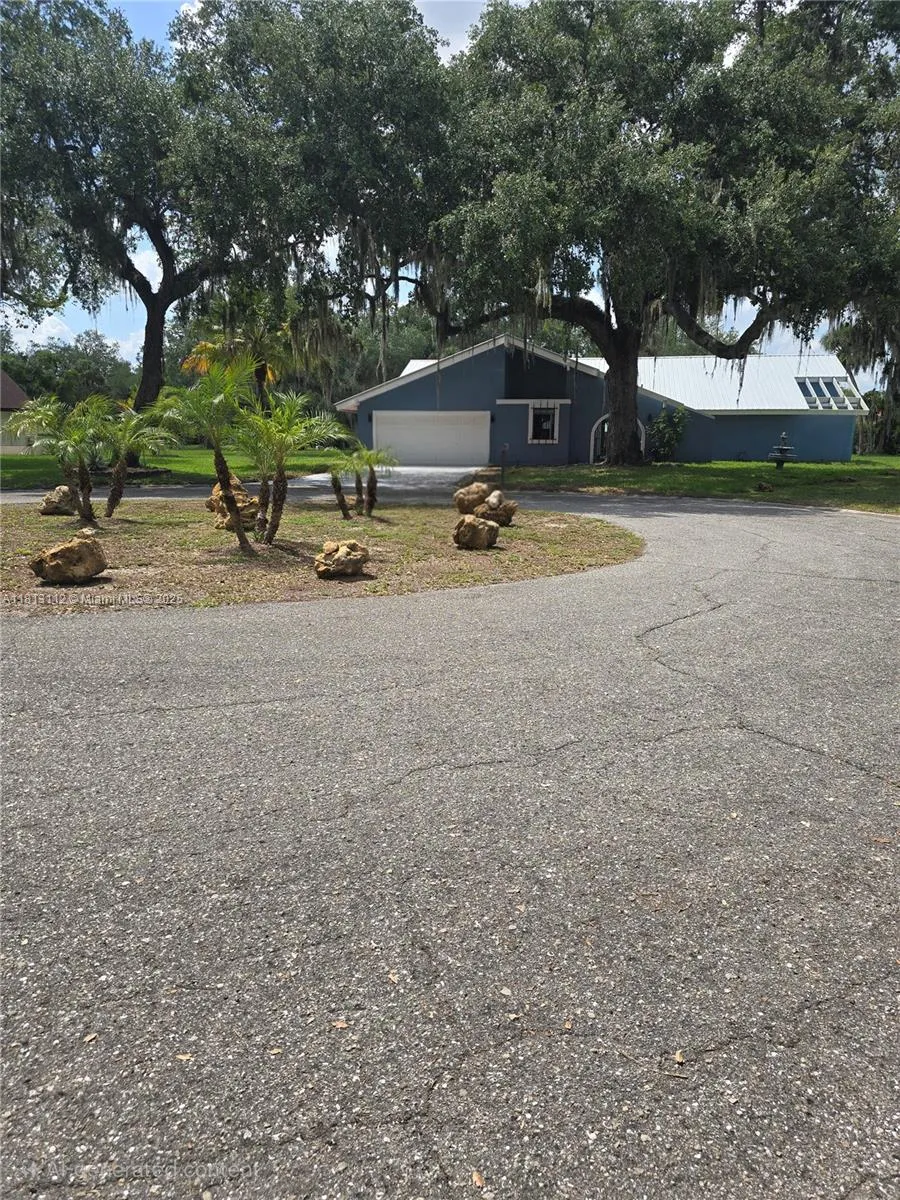 3 bedroom 3 bath Residential for sale at 4508 Fire Court, La Belle FL 33935