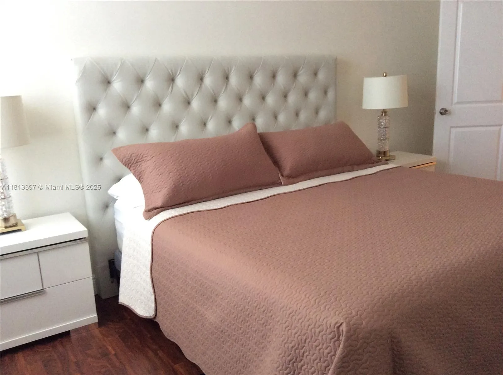 2 bedroom 2 bath for sale at 100 Lincoln Rd # 1214, Miami Beach FL 33139