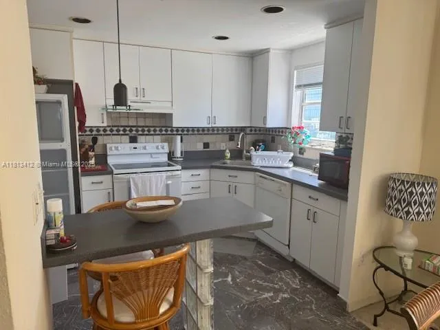 2 bedroom 1 bath for sale at 2829 Indian Creek Dr # 1111, Miami Beach FL 33140