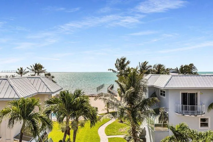 2 bedroom 2 bath for sale at 140 Aregood Ln # C2, Plantation Key FL 33036
