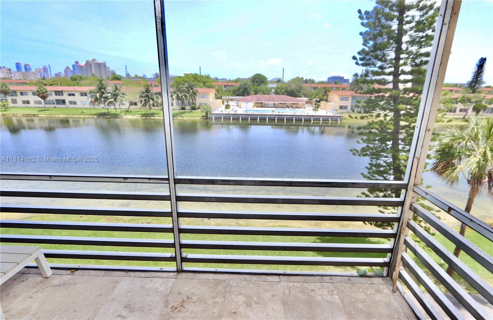 2880 NE 203rd St # 31, Aventura FL 33180