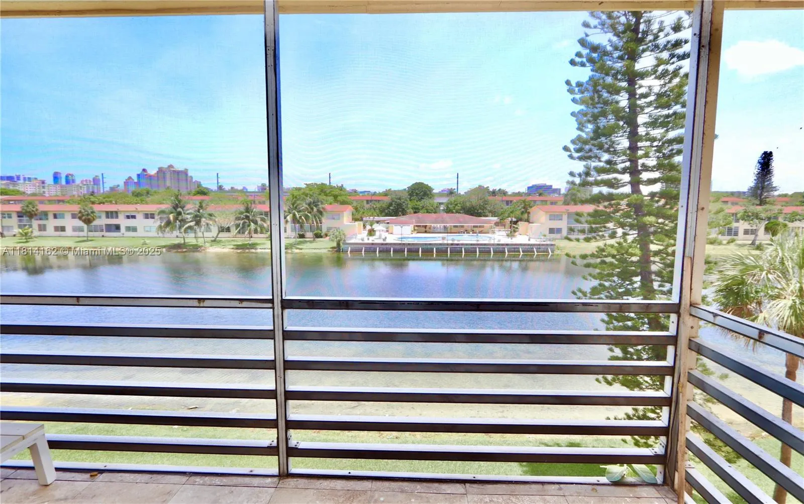 2880 NE 203rd St # 31, Aventura FL 33180