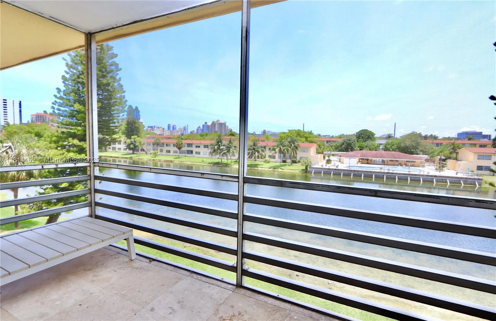 2880 NE 203rd St # 31, Aventura FL 33180