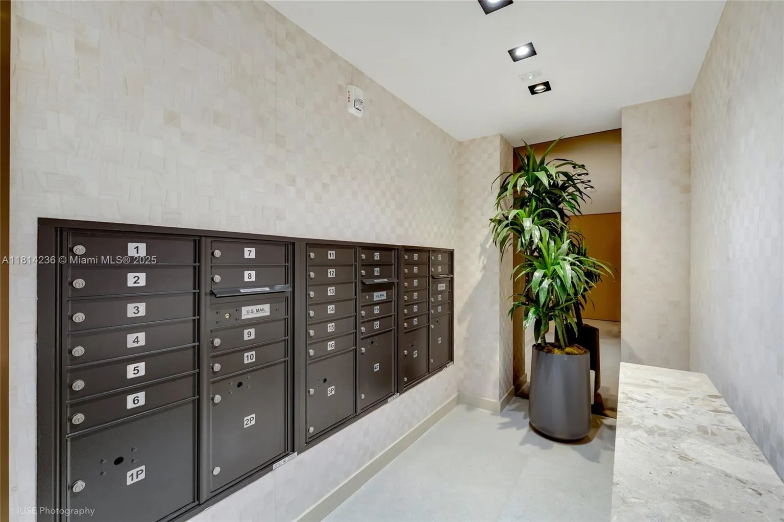 9901 W Bay Harbor Dr # 601, Bay Harbor Islands FL 33154