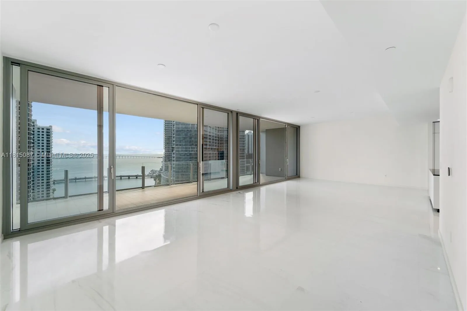 300 Biscayne Blvd Way # 2002, Miami FL 33131