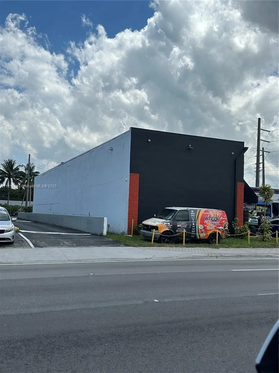 3090 W Broward Blvd, Fort Lauderdale FL 33312