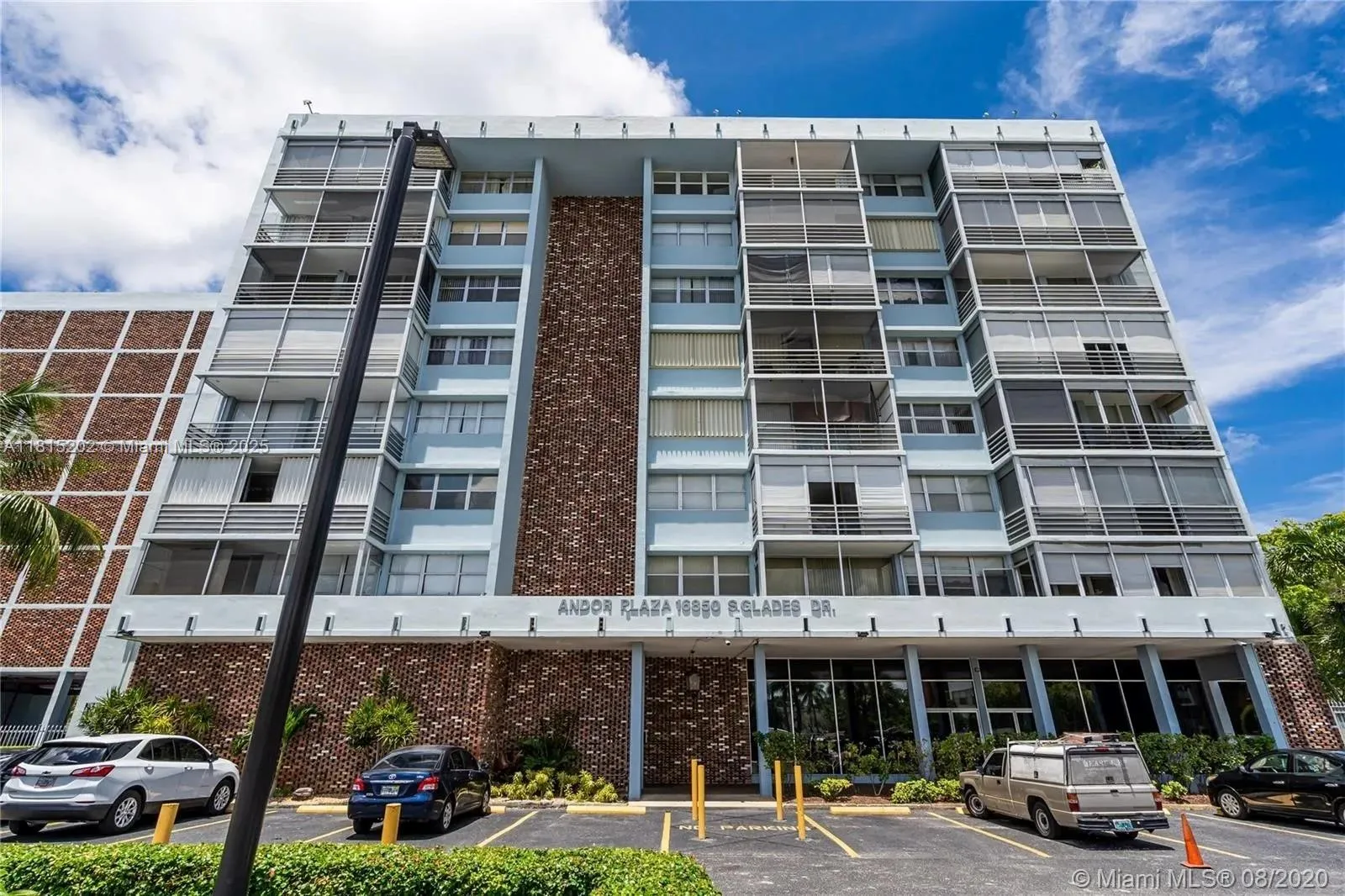 16850 S Glades Dr # 8G, North Miami Beach FL 33162