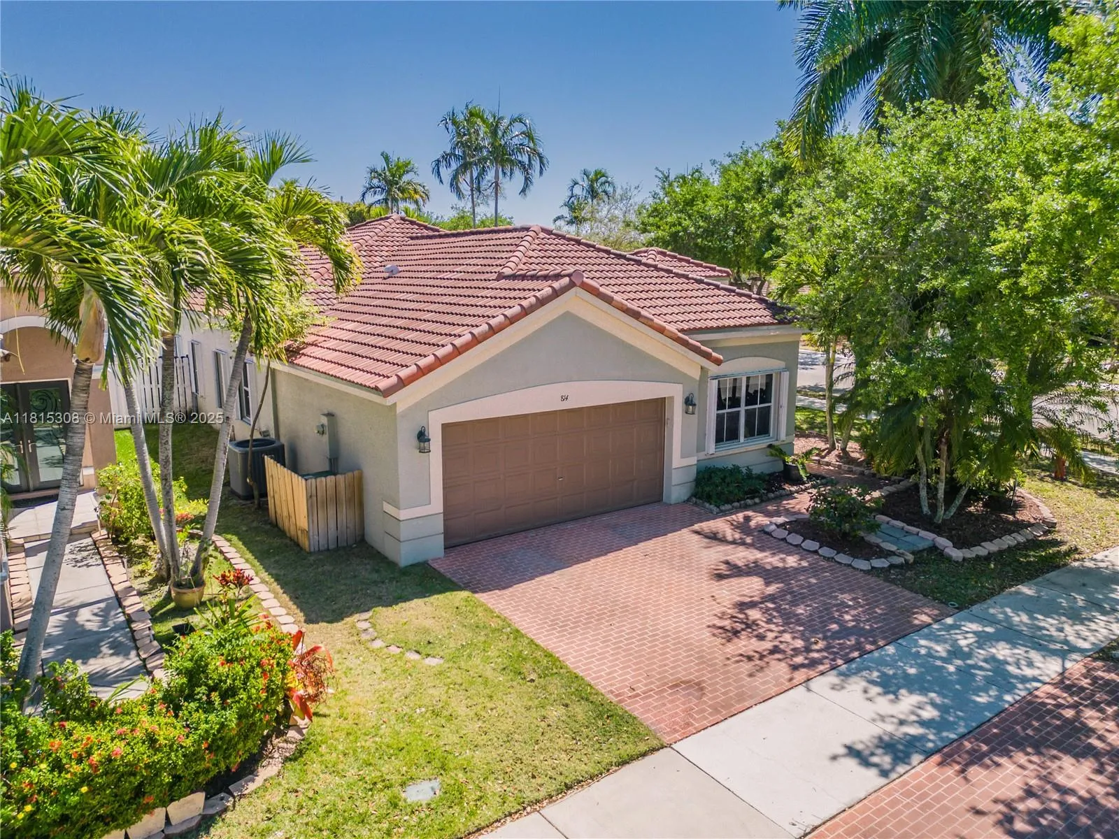 814 Kapok Way, Weston FL 33327