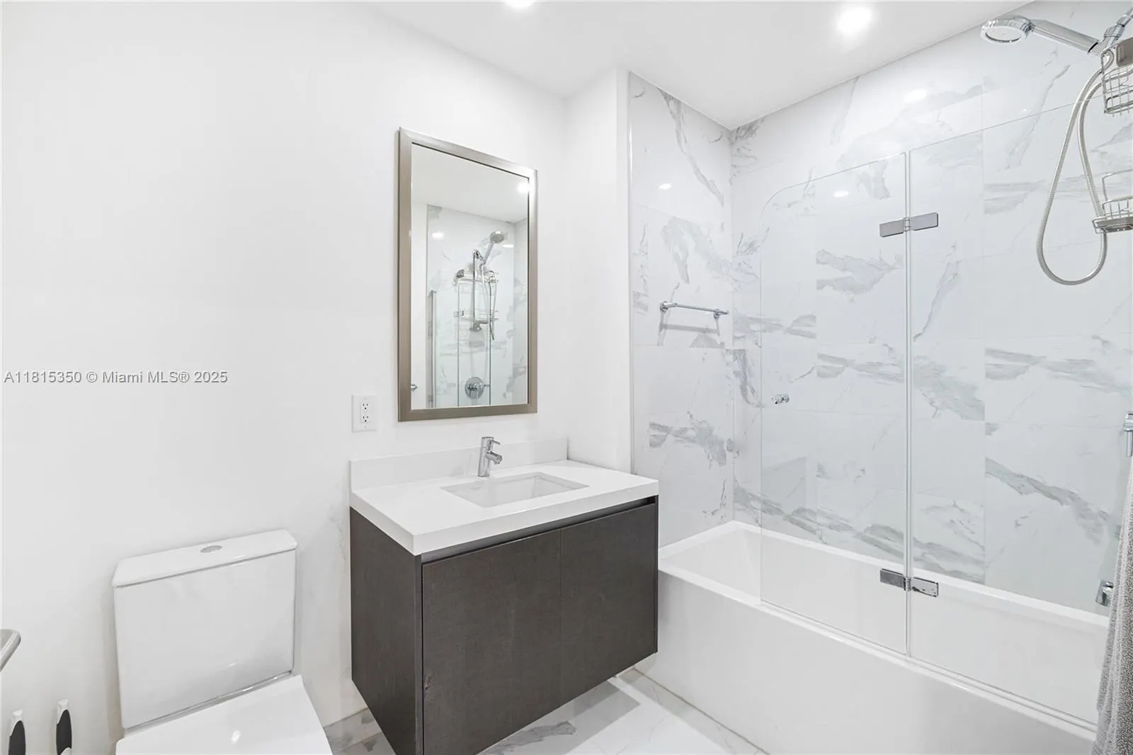 851 NE 1st Ave # 2604, Miami FL 33132
