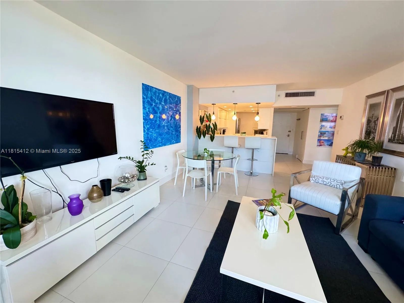 2 bedroom 2 bath for rent at 100 Lincoln Rd, Miami Beach FL 33139