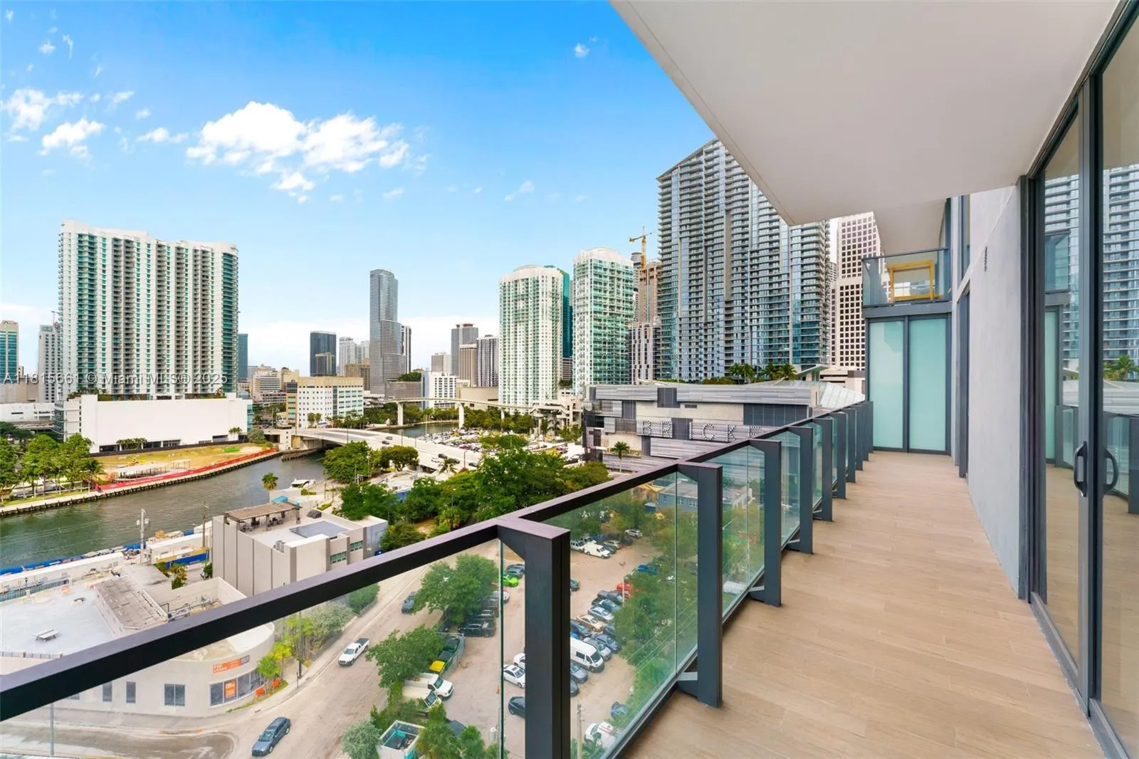 3 bedroom 3 bath for sale at 88 SW 7th St # 712, Miami FL 33130