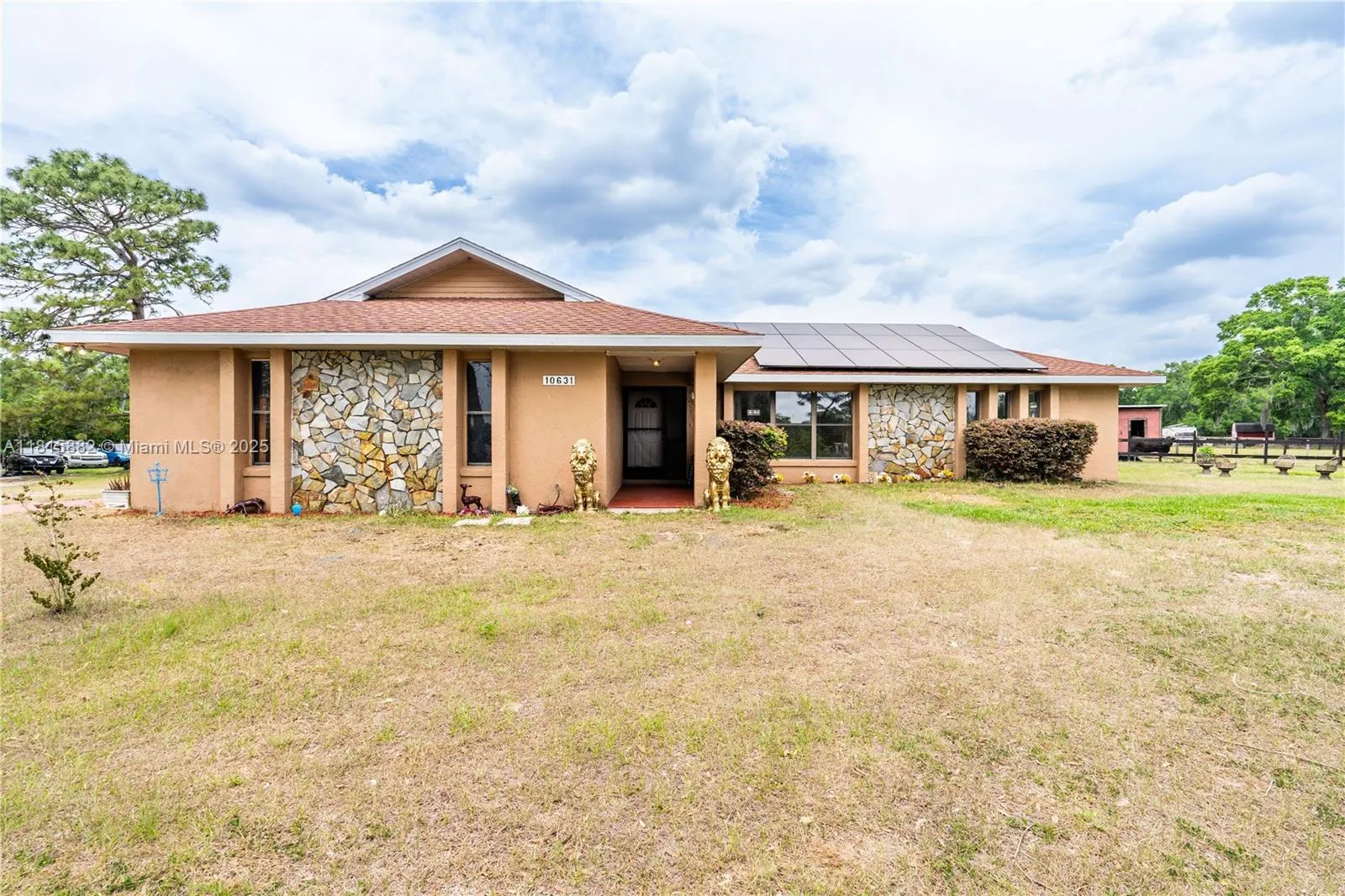 3 bedroom 2 bath Residential for sale at 10631 W HWY 40, Ocala FL 34482