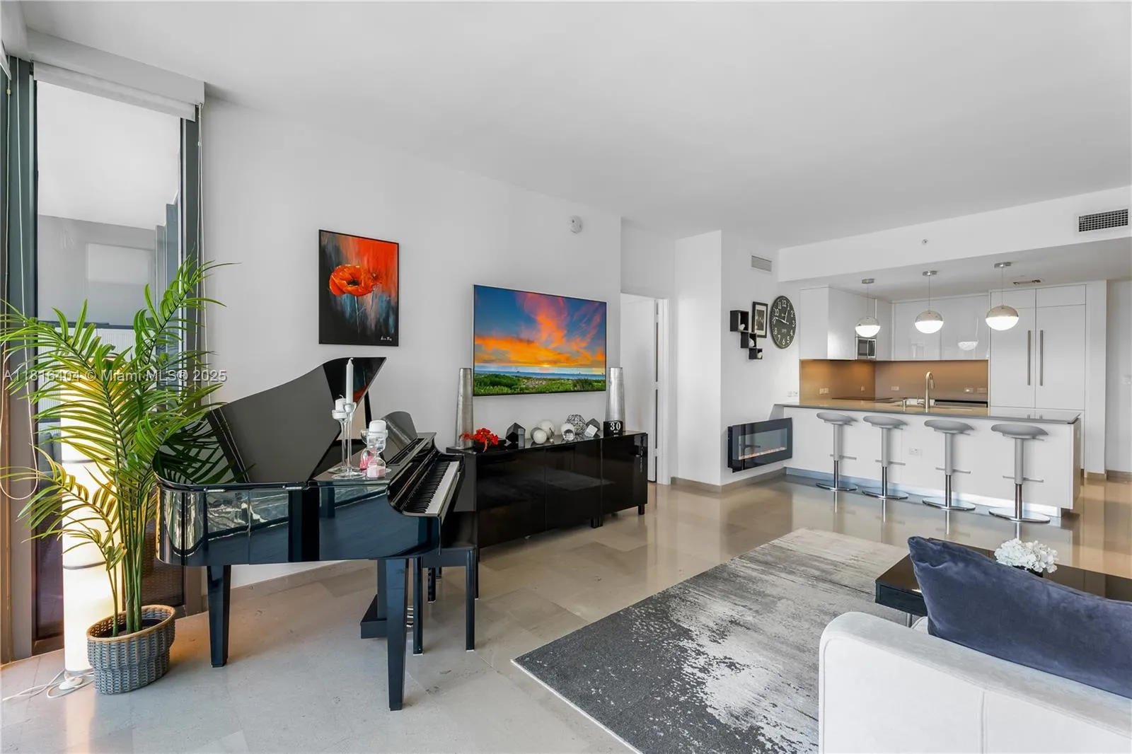 68 SE 6th St # 1704, Miami FL 33131