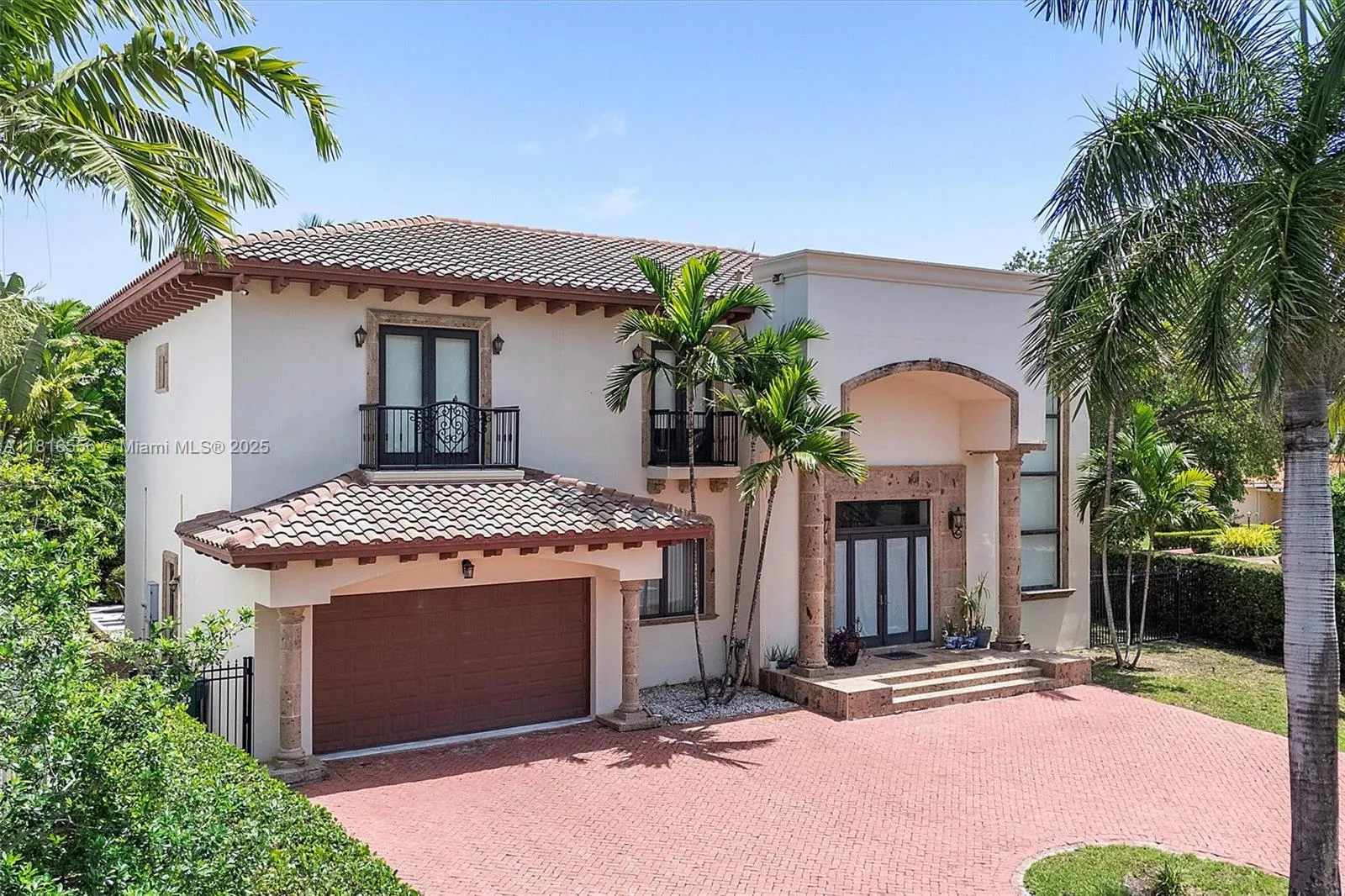 5 bedroom 4 bath for sale at 18825 N Bay Rd, Sunny Isles Beach FL 33160