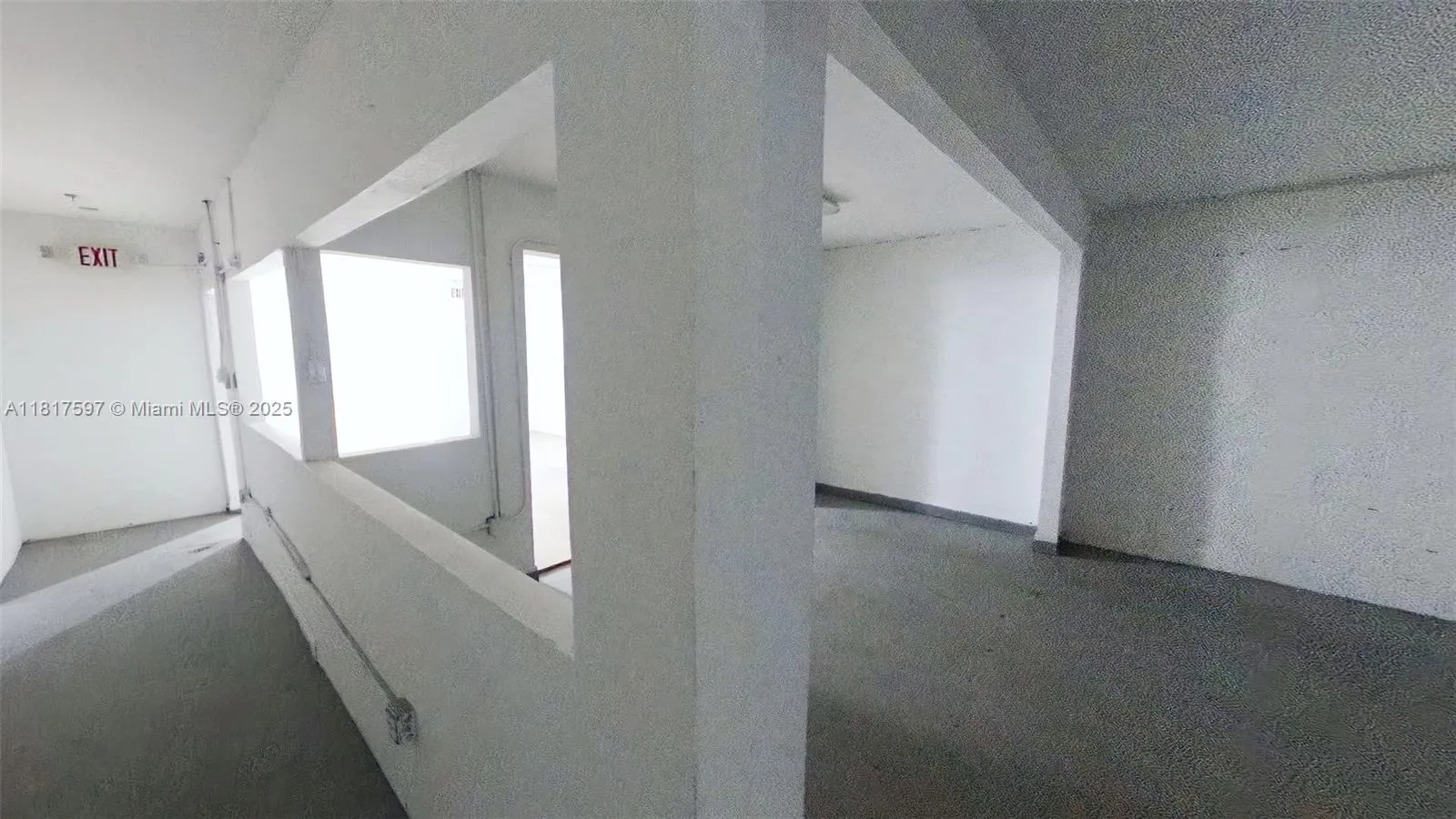1083 E 24th St, Hialeah FL 33013