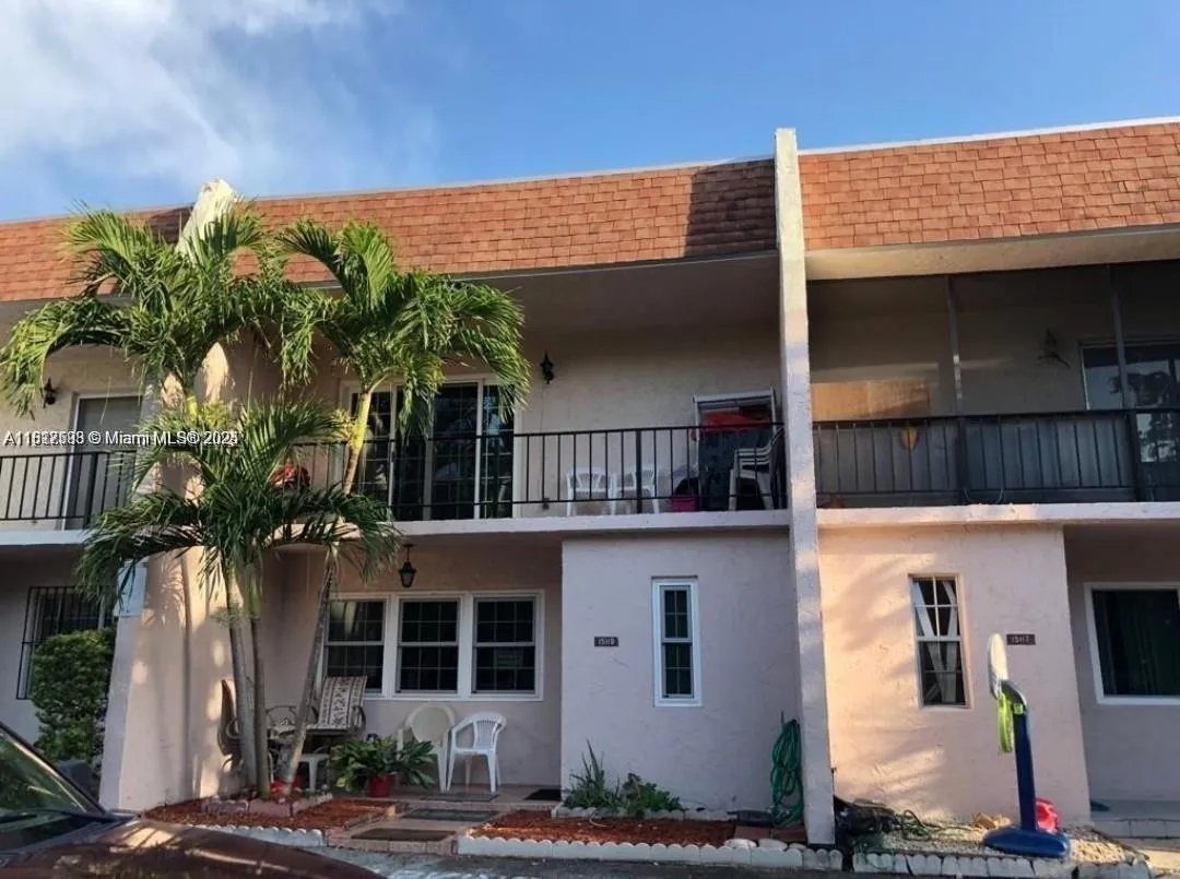 3 bedroom 2 bath for sale at 15115 NE 6th Ave # 32, Miami FL 33162