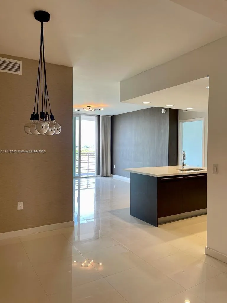 7661 NW 107th Ave # 614, Doral FL 33178