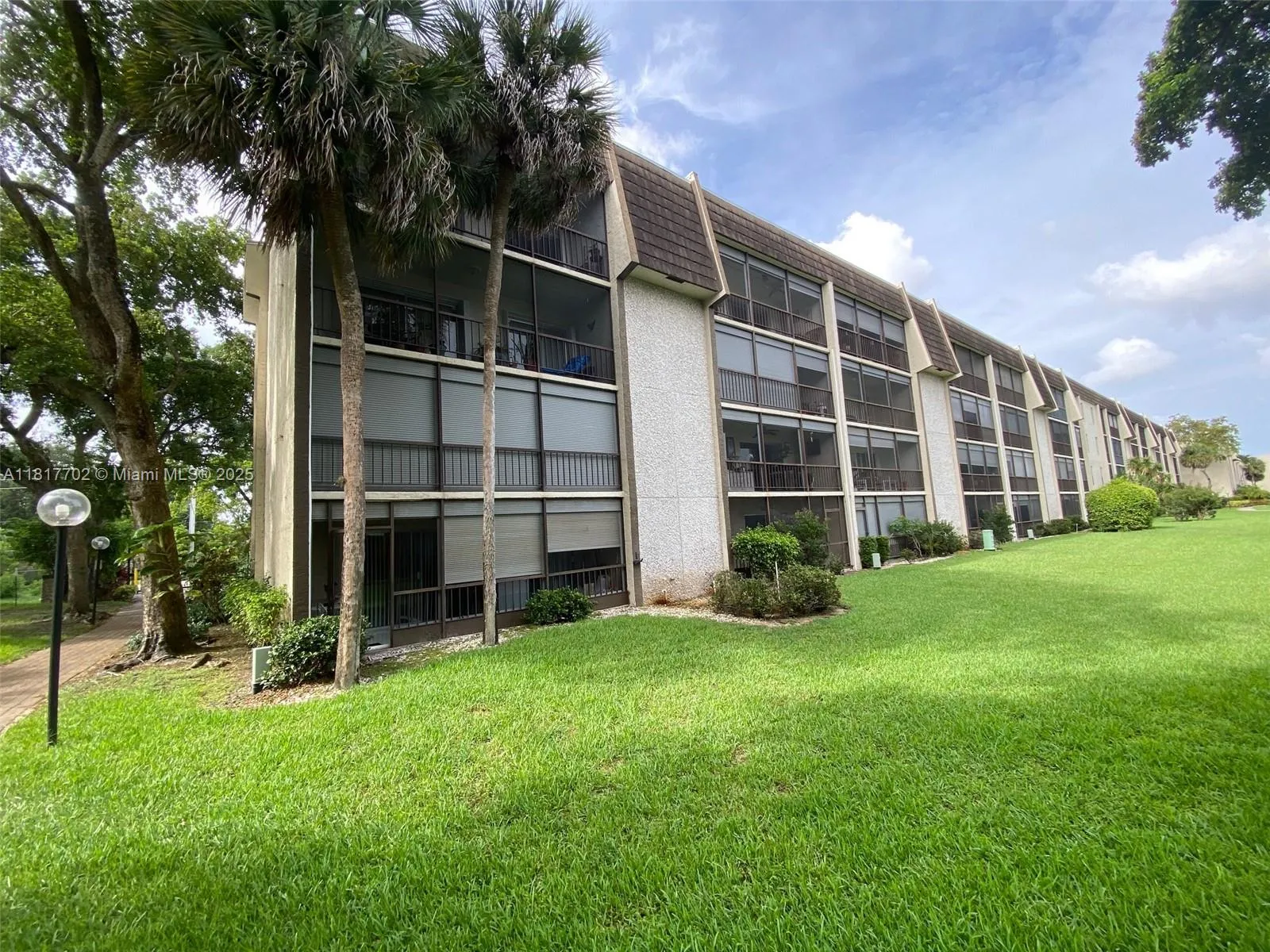 6200 NW 44th St # 115, Lauderhill FL 33319