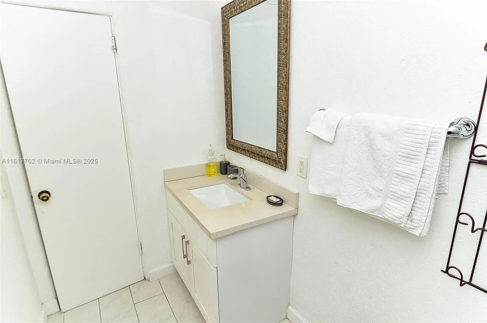 240 NW 197th St # 1, Miami Gardens FL 33169
