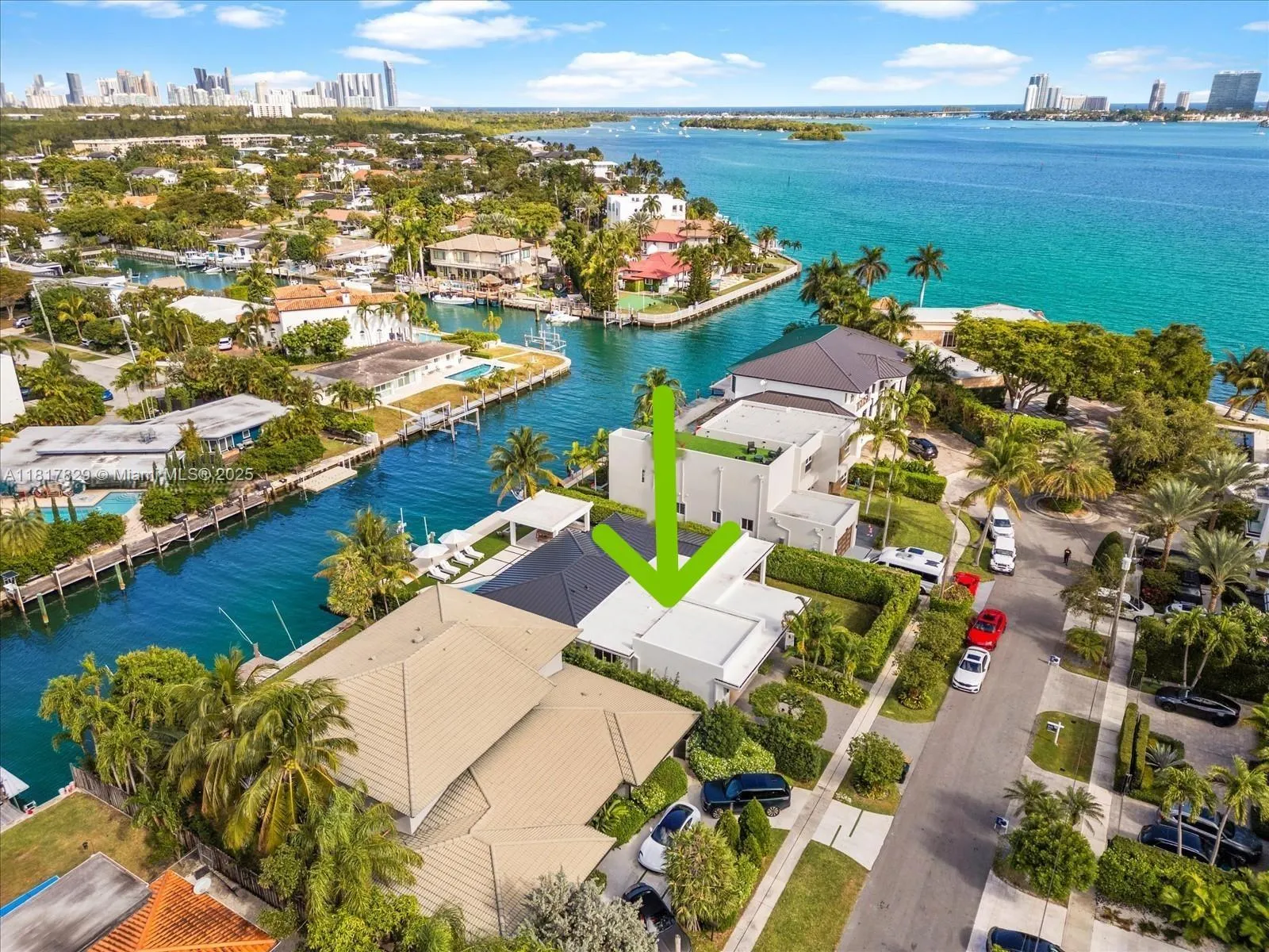 2371 Bayview Ln, North Miami FL 33181