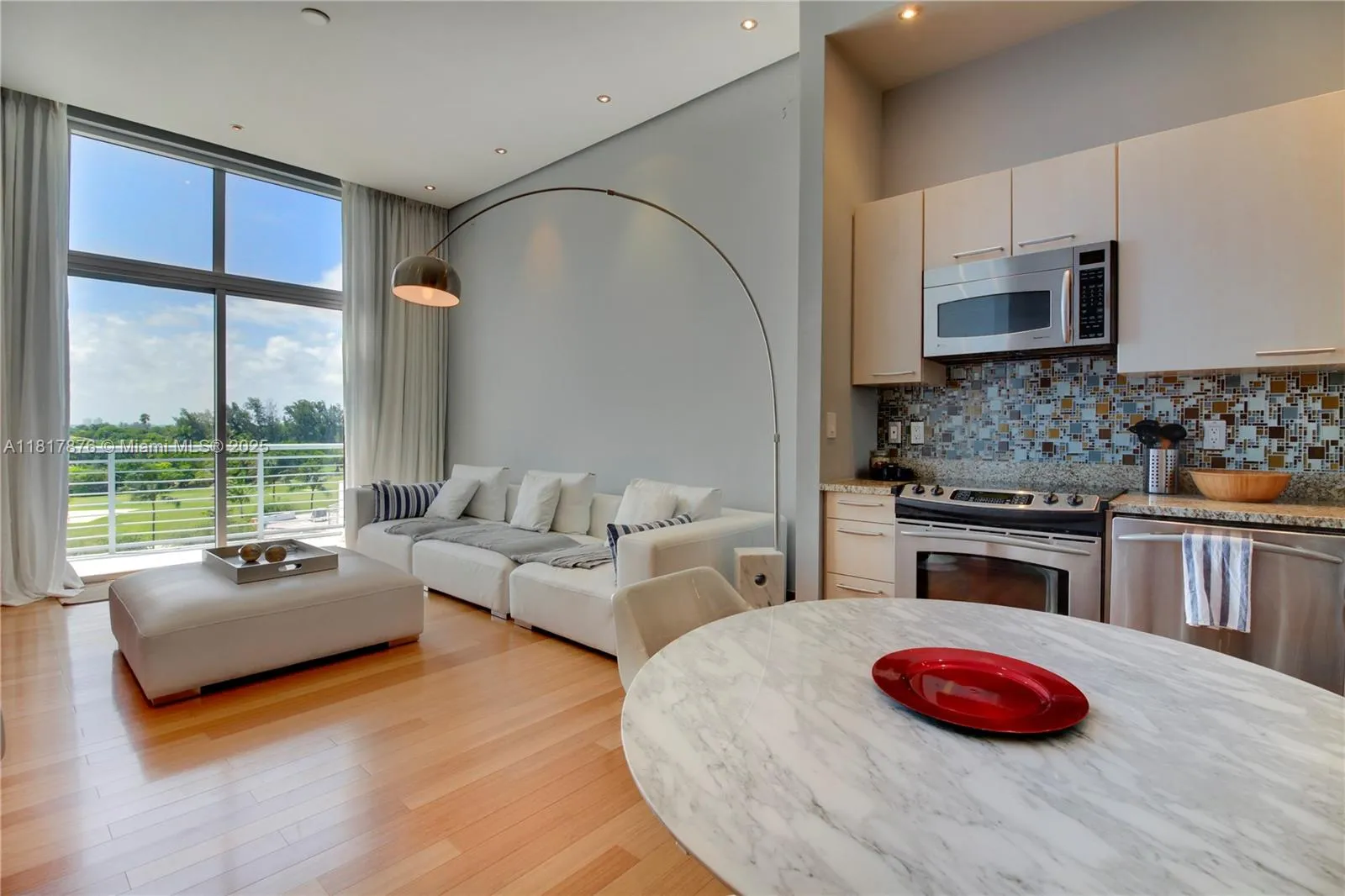 1 bedroom 1 bath for sale at 2001 Meridian Ave # 21, Miami Beach FL 33139
