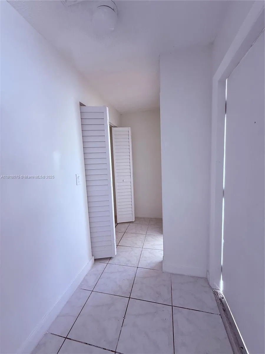 7907 SW 8th St, North Lauderdale FL 33068