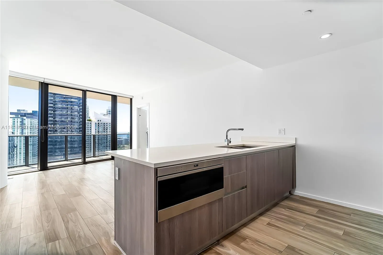 801 S Miami Ave # 3704, Miami FL 33130