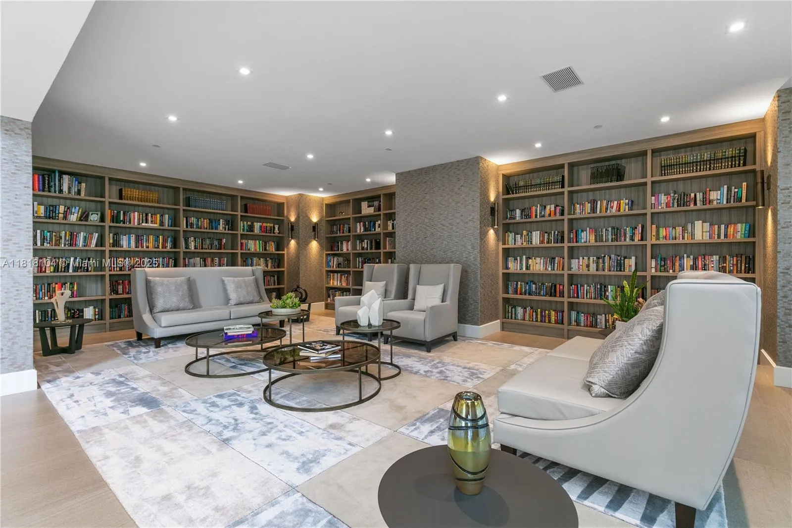 21150 Point Place # 2902, Aventura FL 33180
