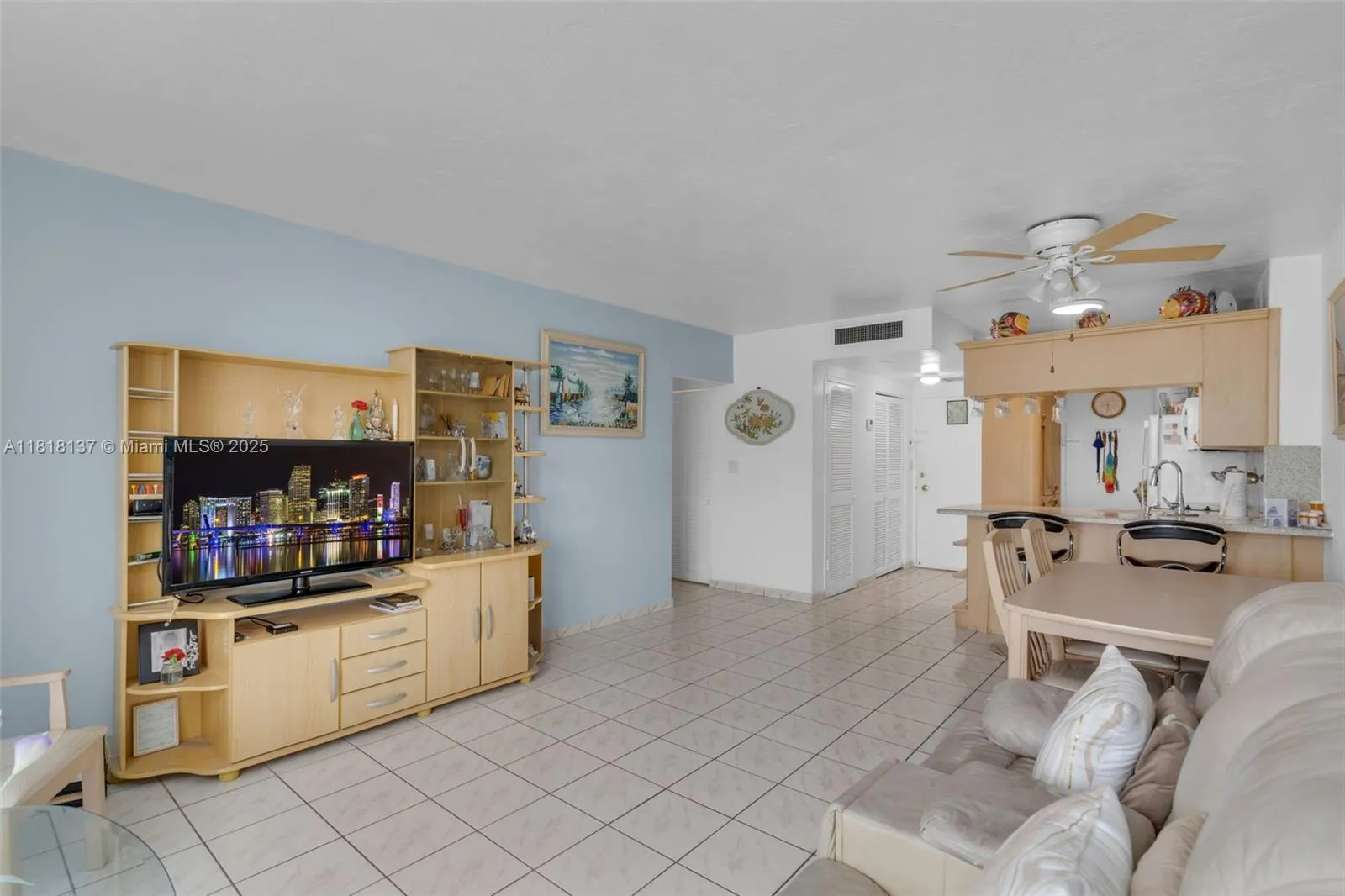 2899 Collins Ave # 946, Miami Beach FL 33140