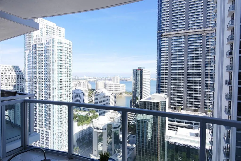 1 bath for sale at 1050 Brickell Ave # 3206, Miami FL 33131
