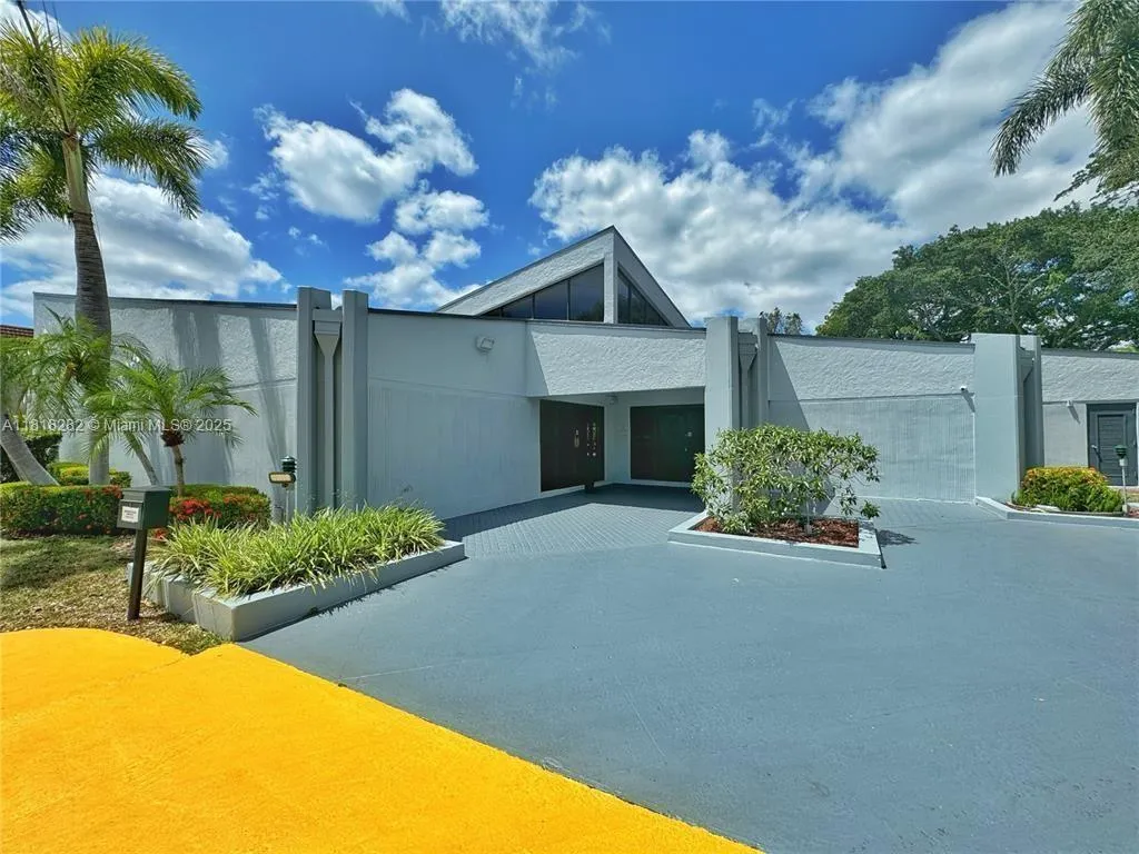 8350 Sands Point Blvd # E309, Tamarac FL 33321