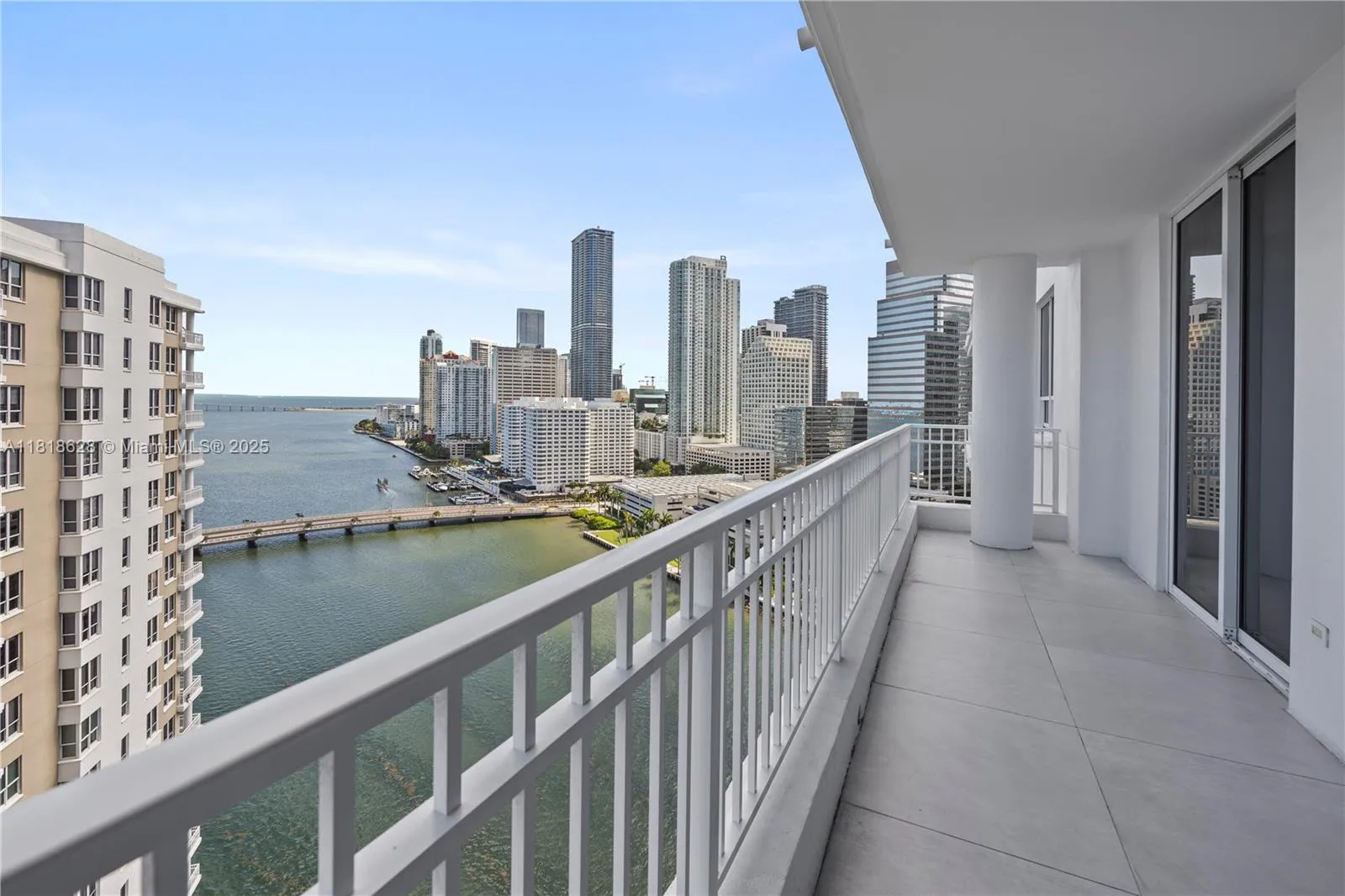 3 bedroom 3 bath for sale at 801 Brickell Key Blvd # 2203, Miami FL 33131