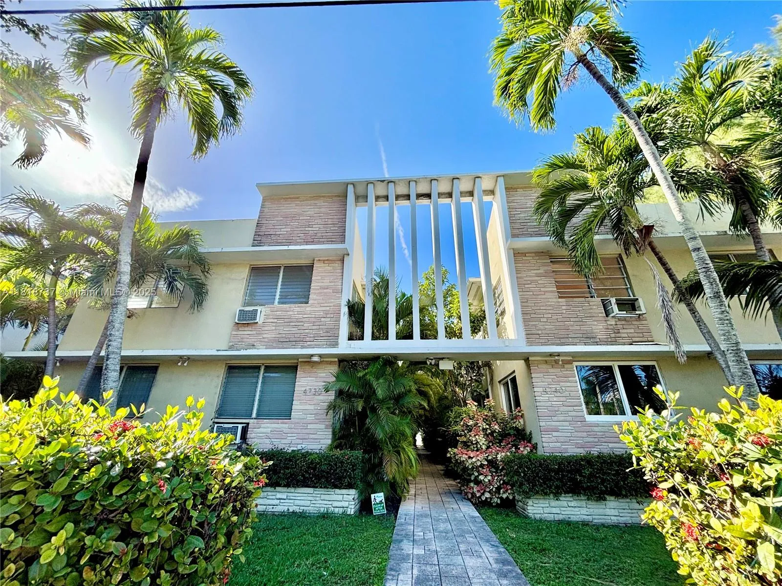 1 bedroom 1 bath for sale at 4740 Pine Tree Dr # 28, Miami Beach FL 33140