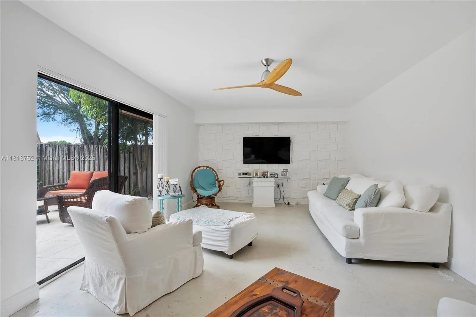 2 bedroom 2 bath for sale at 839 Blue Ridge Cir # 839, West Palm Beach FL 33409