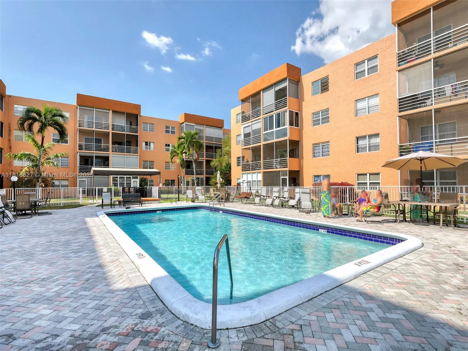 2 bedroom 2 bath for sale at 3048 E Sunrise Lakes Dr # 319, Sunrise FL 33322