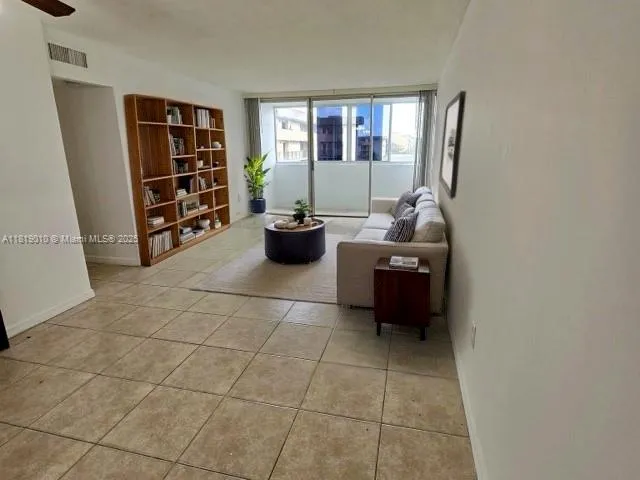 816 NW 87th Ave # 406, Miami FL 33172