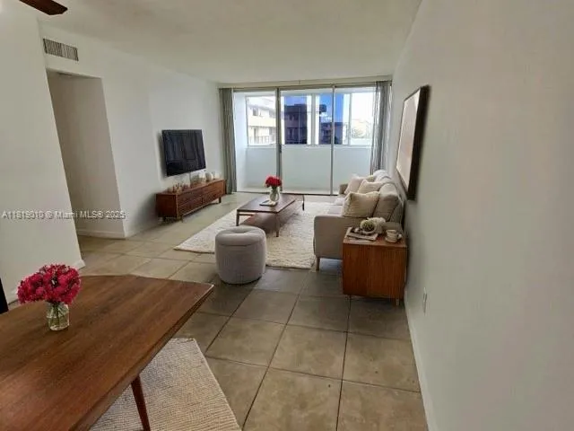 816 NW 87th Ave # 406, Miami FL 33172