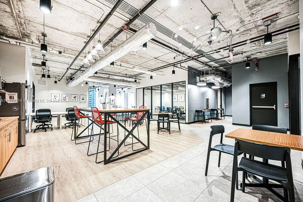 25 SW 9th St # 8, Miami FL 33130