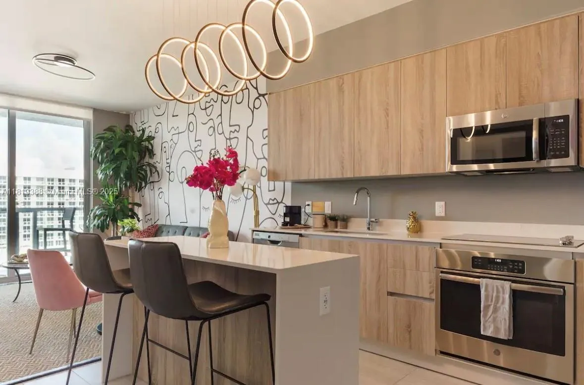 1 bedroom 1 bath for sale at 3900 Biscayne Blvd # 1011, Miami FL 33137