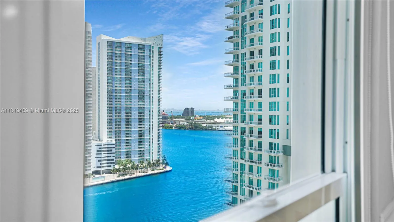 801 Brickell Key Blvd # 2210, Miami FL 33131