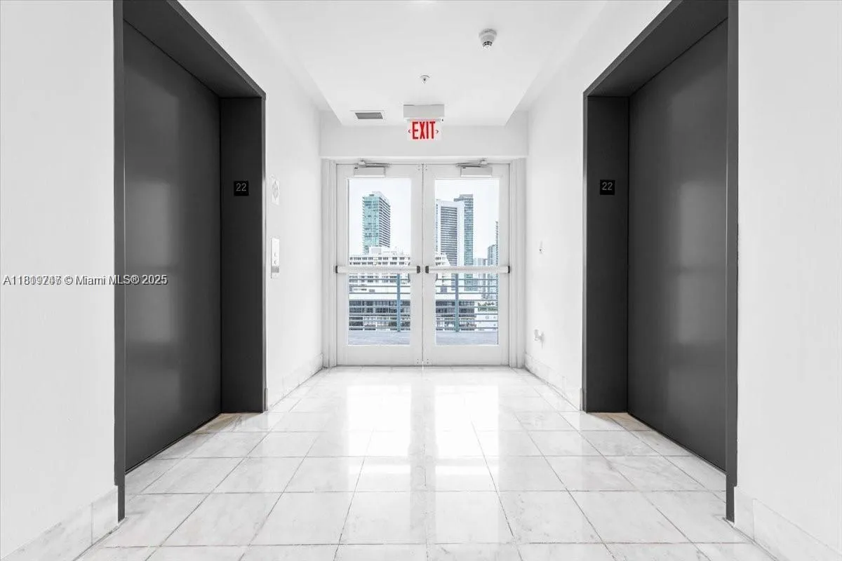 601 NE 36th St # 2203, Miami FL 33137
