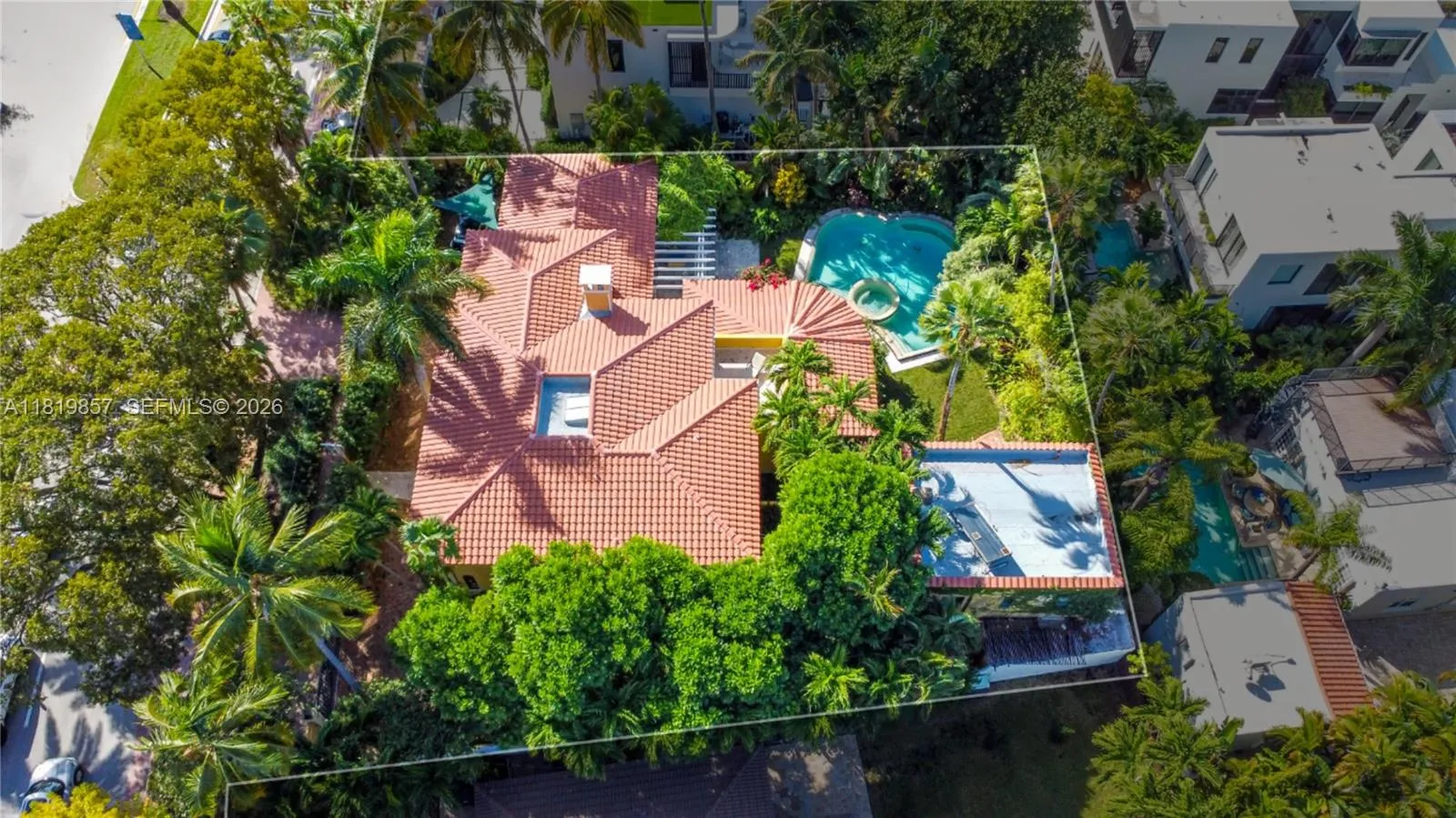 4 bedroom 3 bath for sale at 2050 Alton Rd, Miami Beach FL 33140