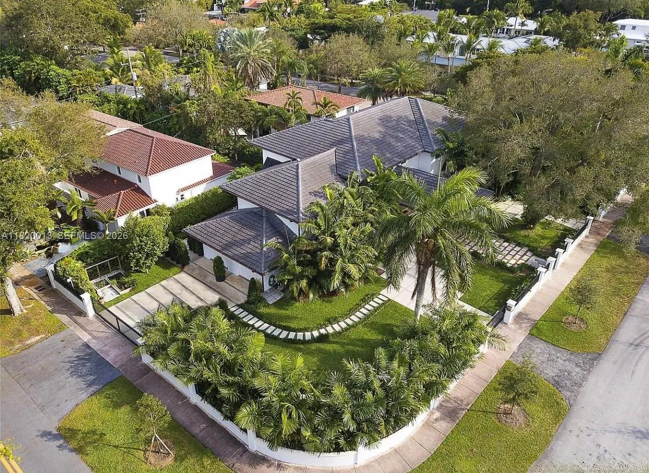 5 bedroom 5 bath for rent at 6611 Leonardo St, Coral Gables FL 33146