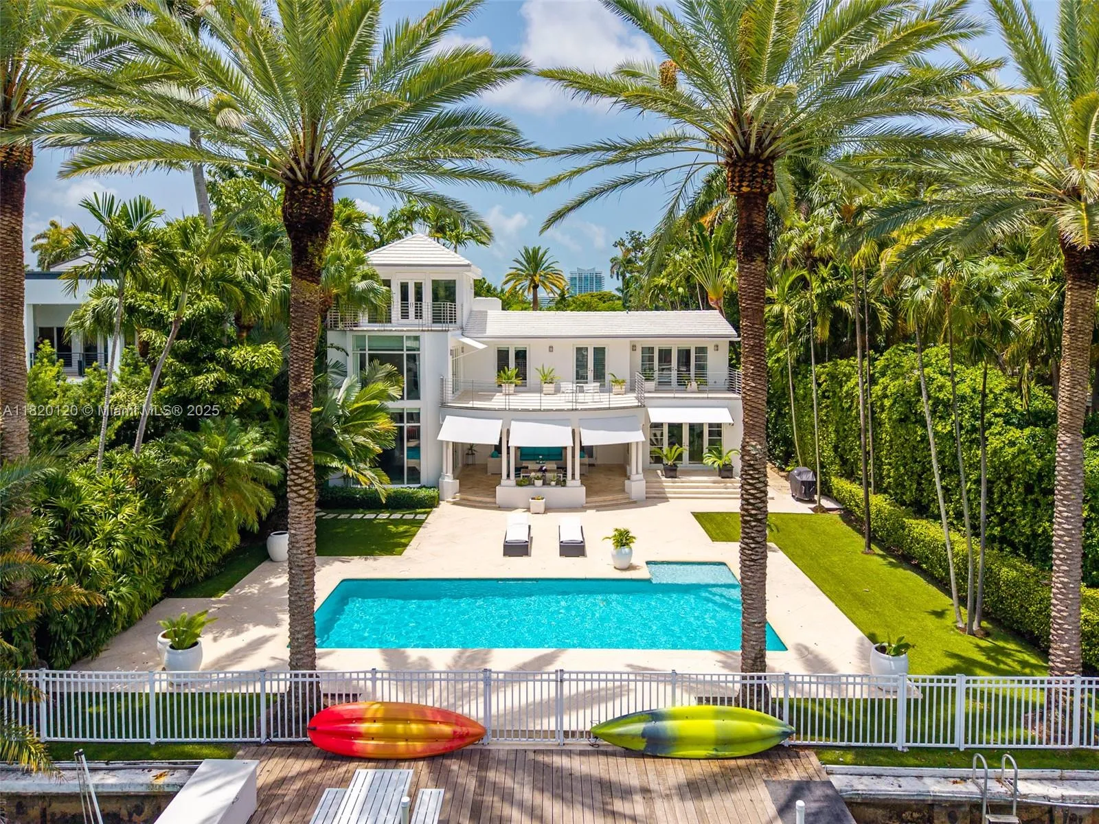 1839 W 24th St, Miami Beach FL 33140