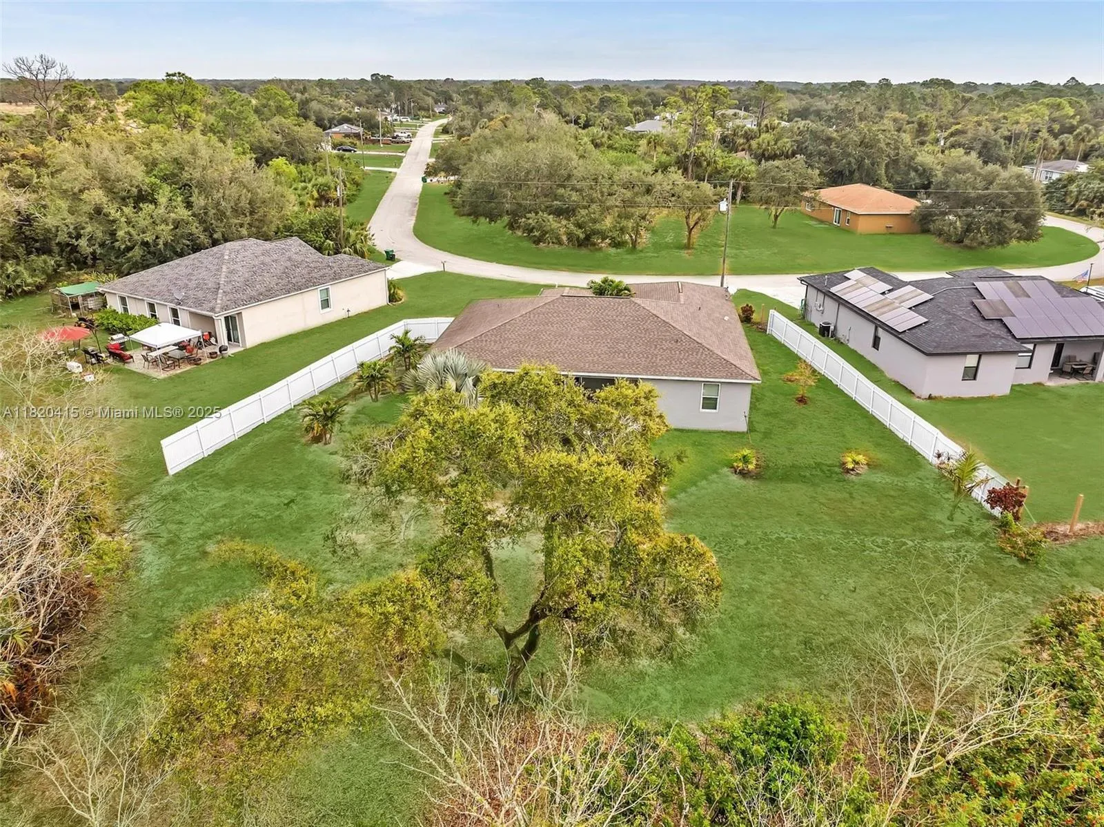 3 bedroom 2 bath Residential for sale at 6027 Acorn Cir, La Belle FL 33935