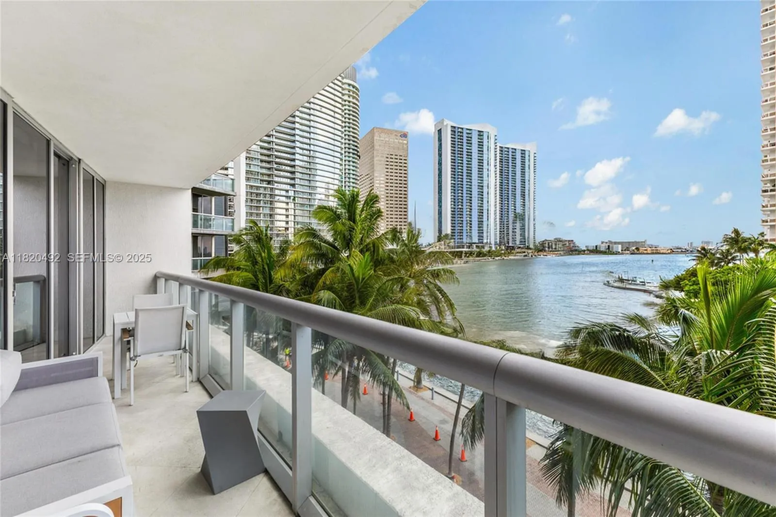 1 bedroom 1 bath for sale at 465 Brickell Ave # 417, Miami FL 33131