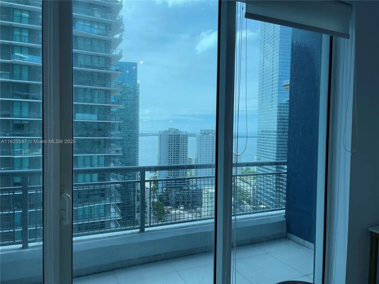 1 bedroom 1 bath for sale at 60 SW 13th St # 2606, Miami FL 33130