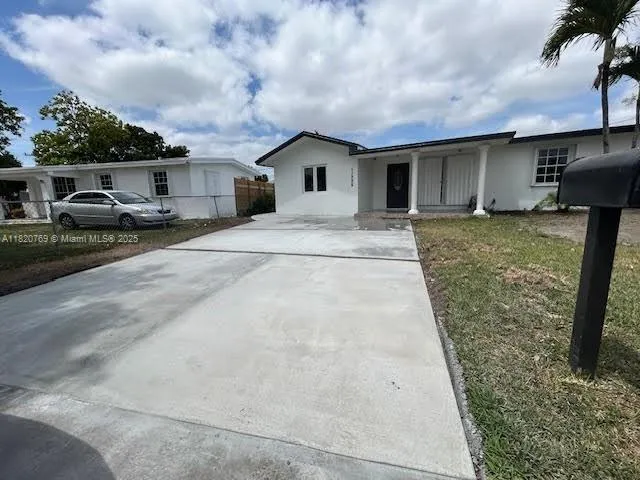 5 bedroom 3 bath for sale at 11225 SW 47th Ter, Miami FL 33165