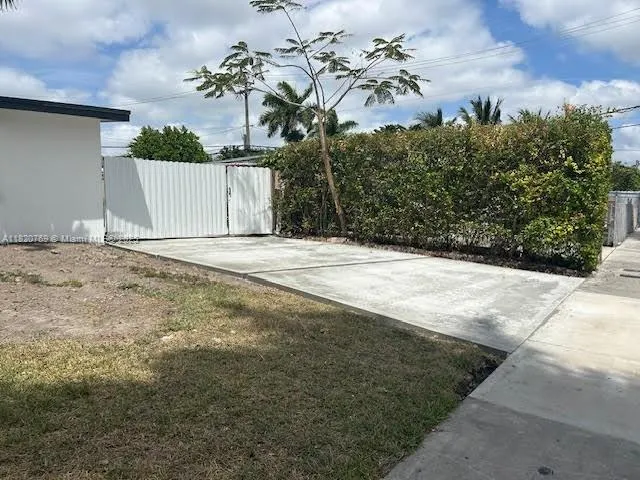 11225 SW 47th Ter, Miami FL 33165